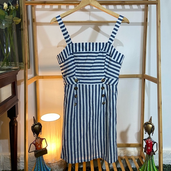 ๐๏ธ Derek Heart Dress. Size- L ( Smaller in size) - Picture 4 of 14